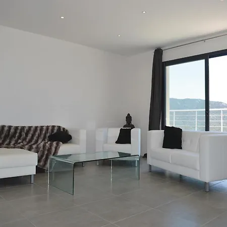 Four-bedroom Holiday In Chiavari * Coti-Chiavari (Corsica)