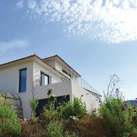 Four-bedroom Holiday In Chiavari * Coti-Chiavari (Corsica)